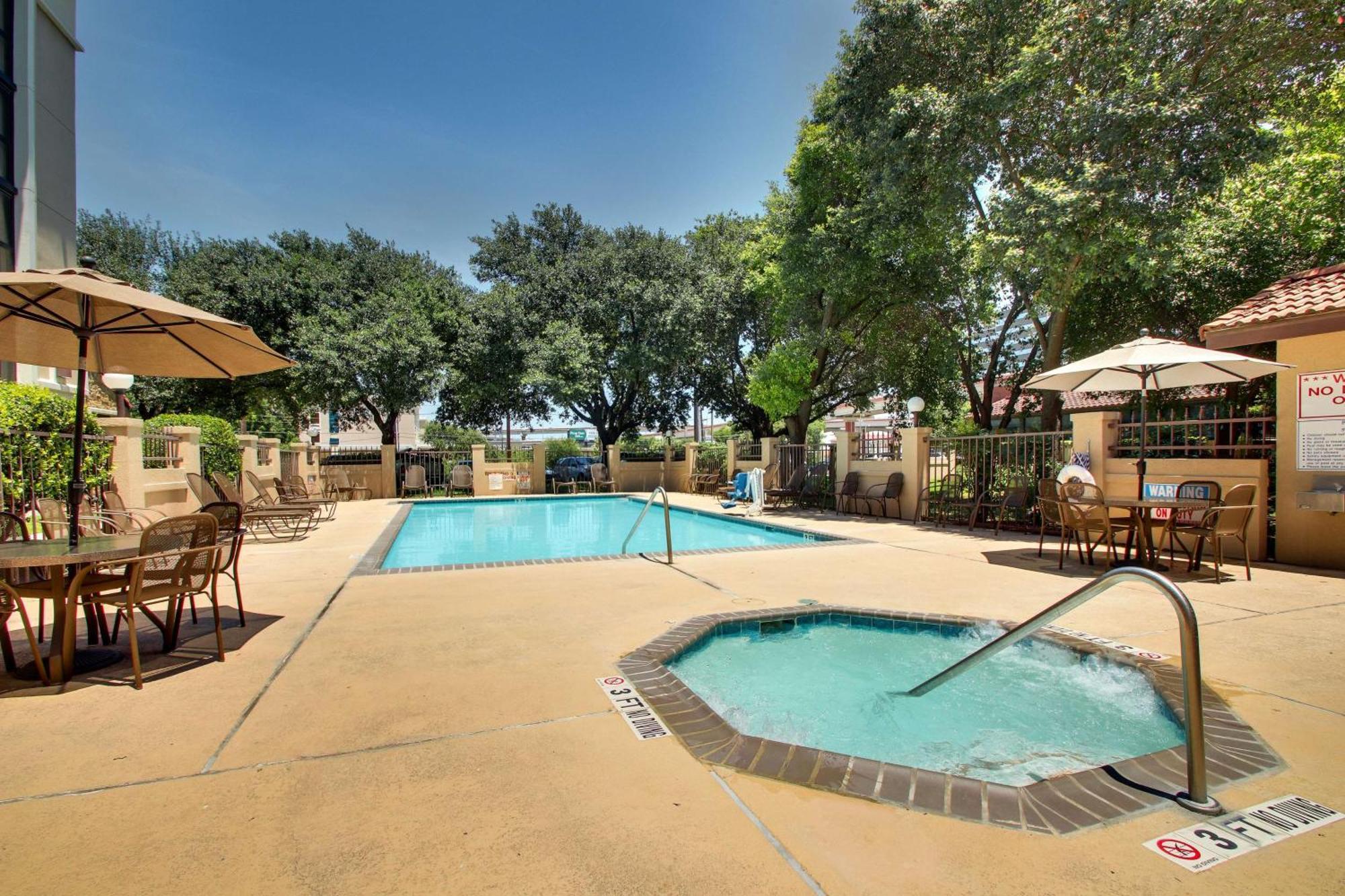 Drury Plaza Hotel San Antonio Airport Ngoại thất bức ảnh